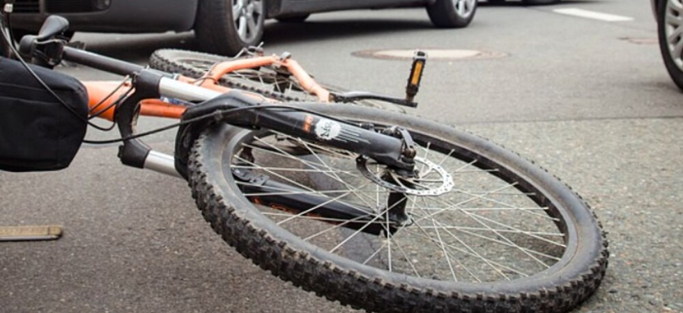 Foto archivio Militare Usa di Aviano fa un sorpasso vietato e urta e butta a terra un giovane in bicicletta